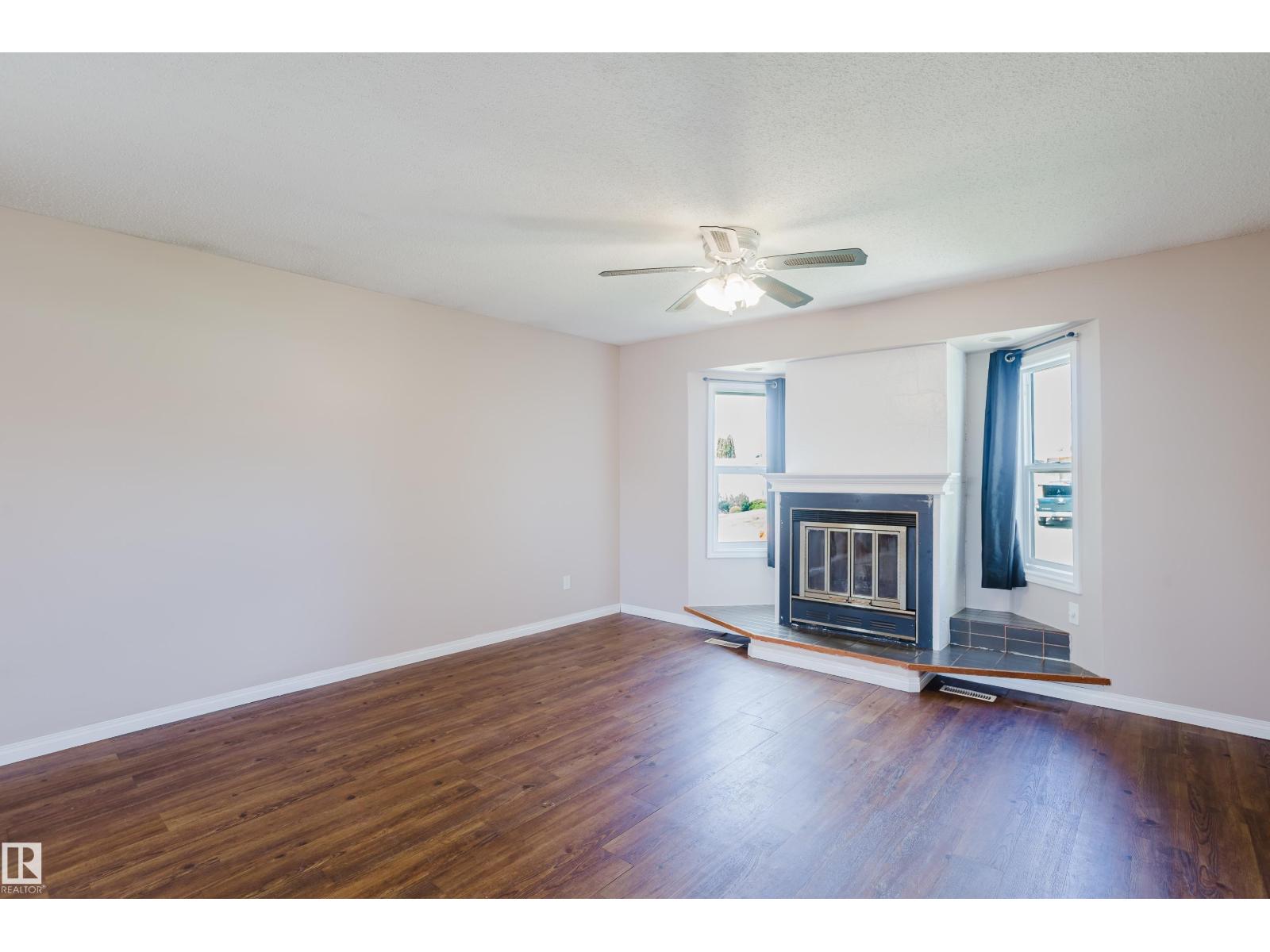 8707 151 Av Nw Property Photo 8
