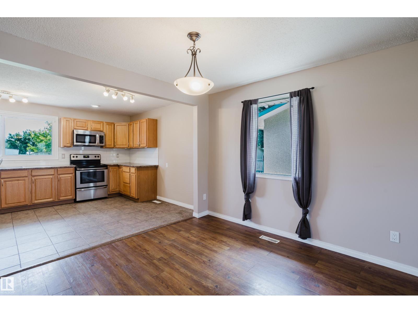 8707 151 Av Nw Property Photo 13