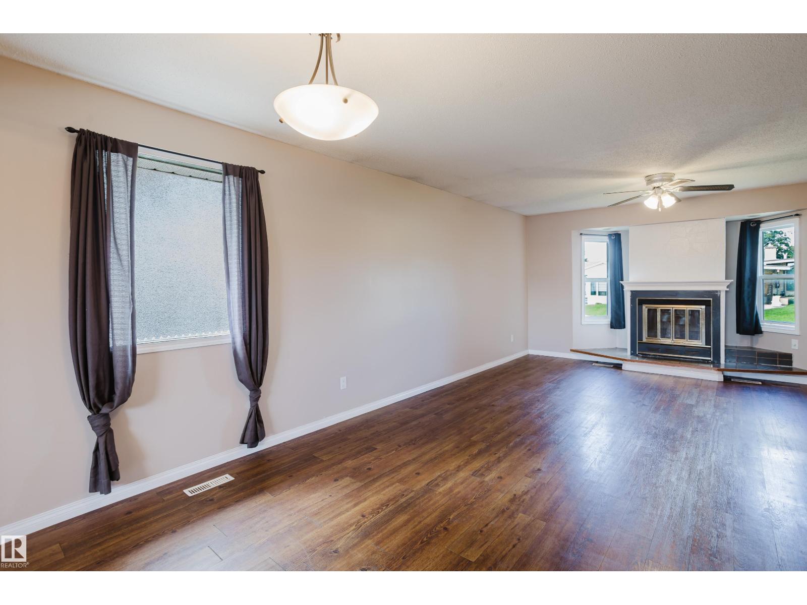 8707 151 Av Nw Property Photo 15
