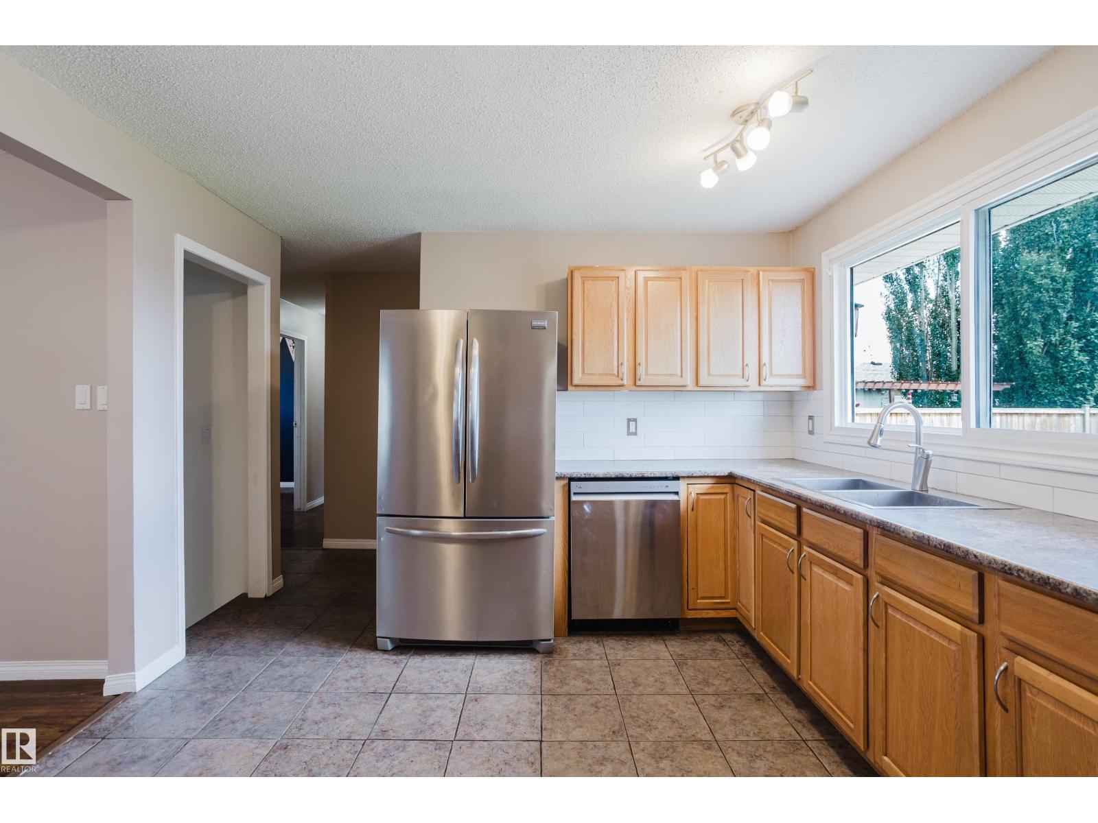 8707 151 Av Nw Property Photo 18