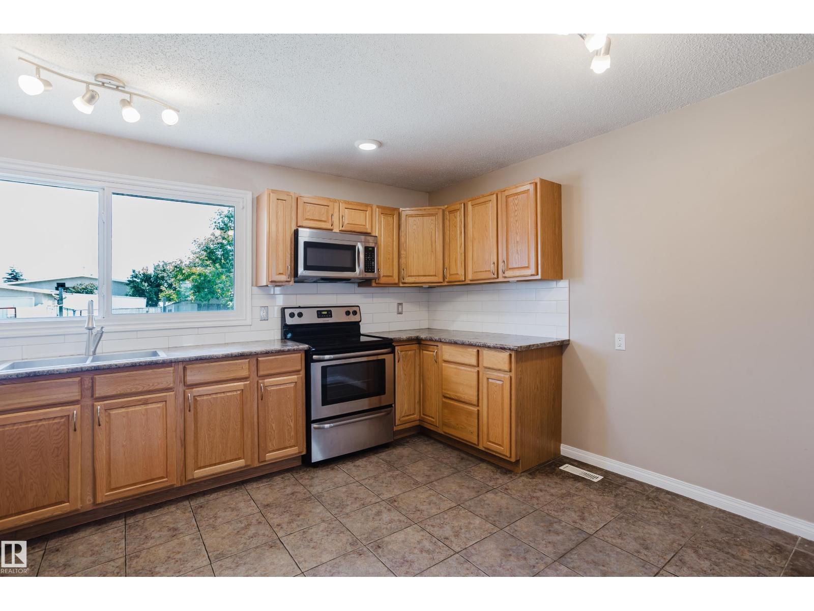8707 151 Av Nw Property Photo 19