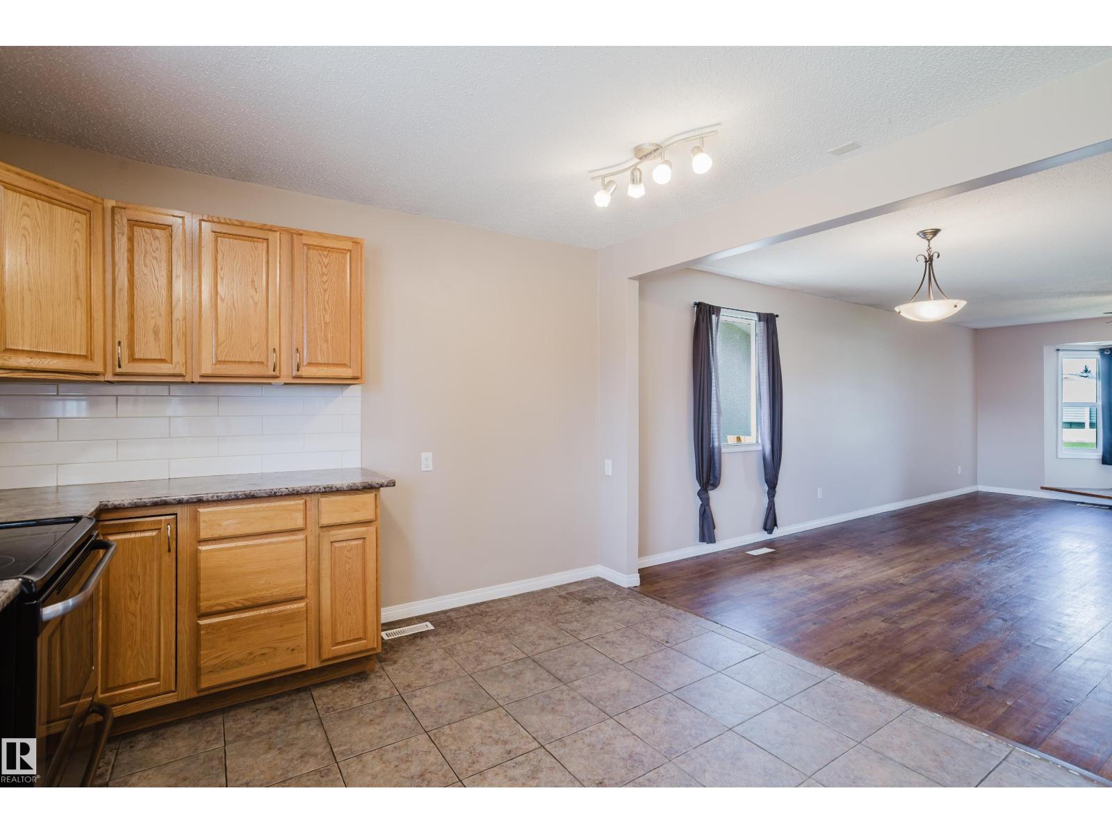 8707 151 Av Nw Property Photo 20