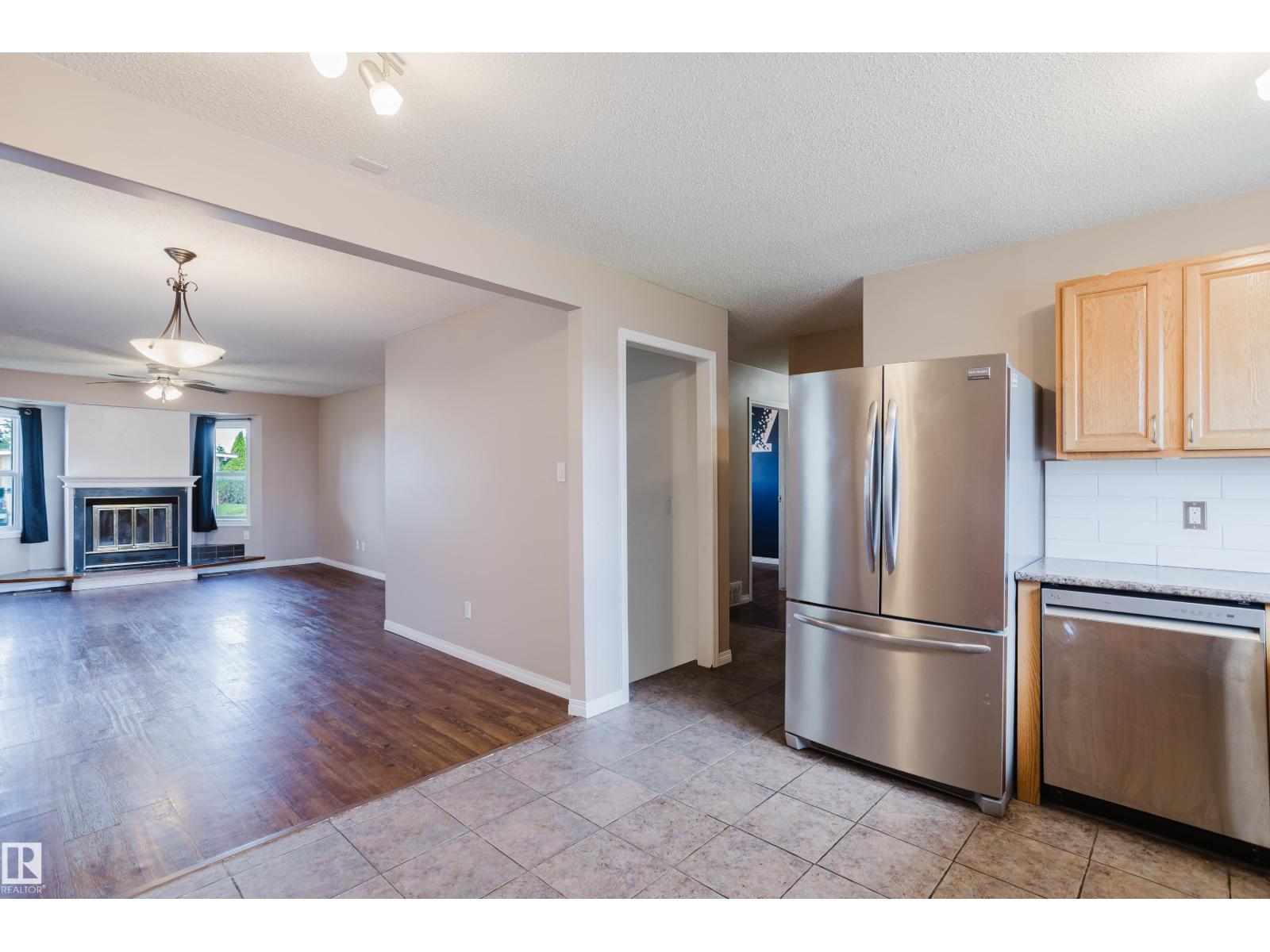 8707 151 Av Nw Property Photo 21