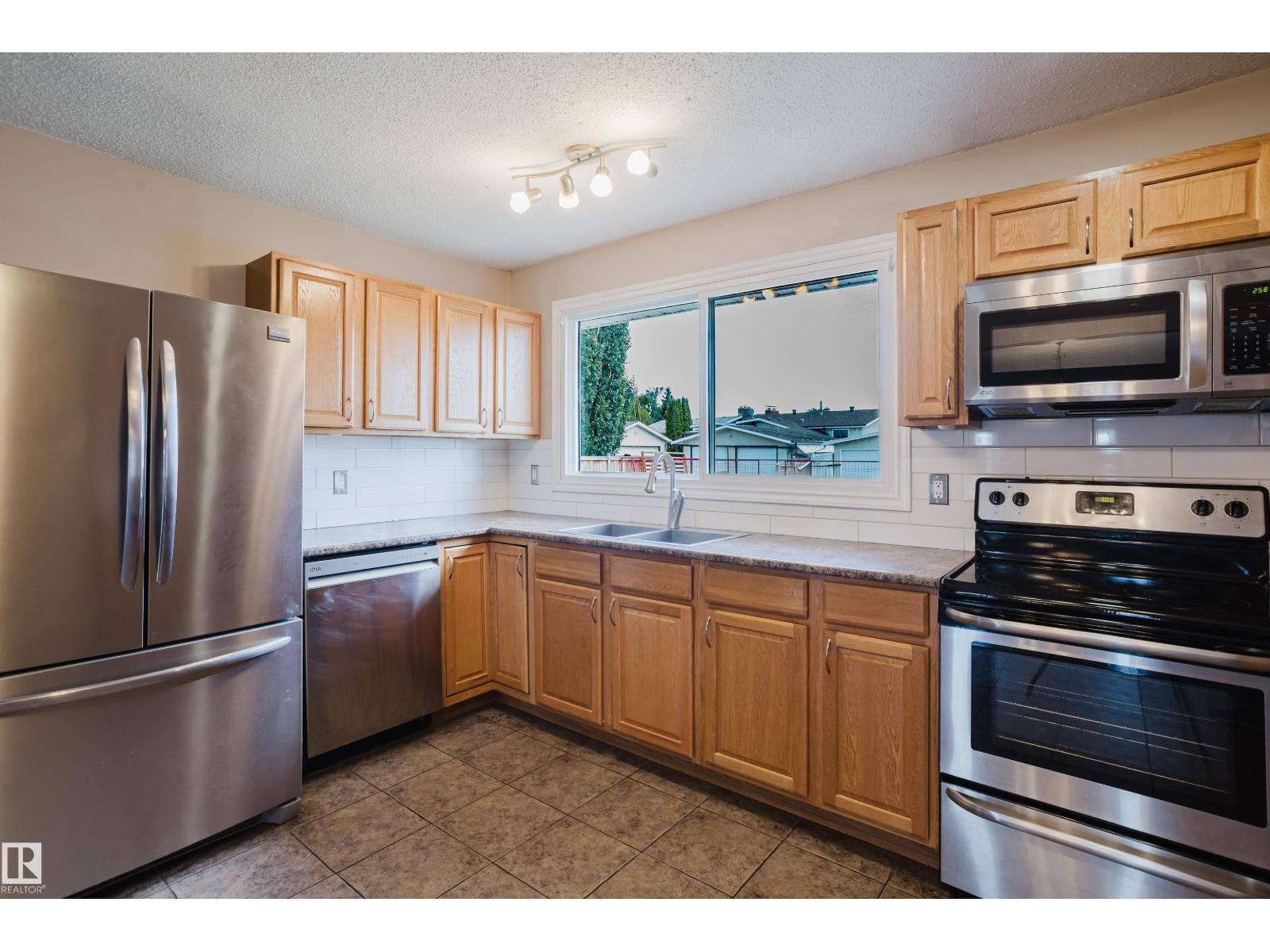 8707 151 Av Nw Property Photo 22