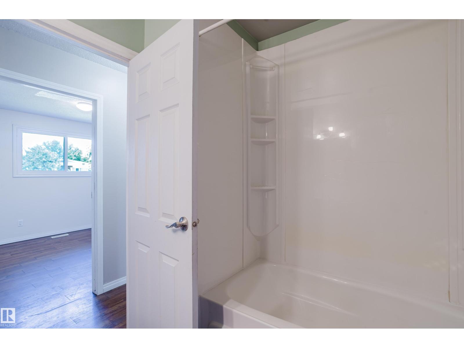 8707 151 Av Nw Property Photo 34