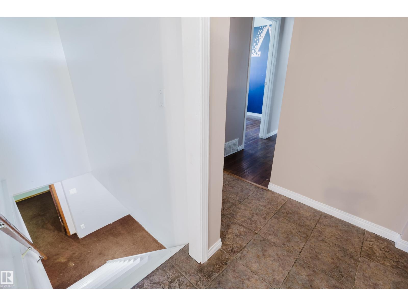 8707 151 Av Nw Property Photo 37