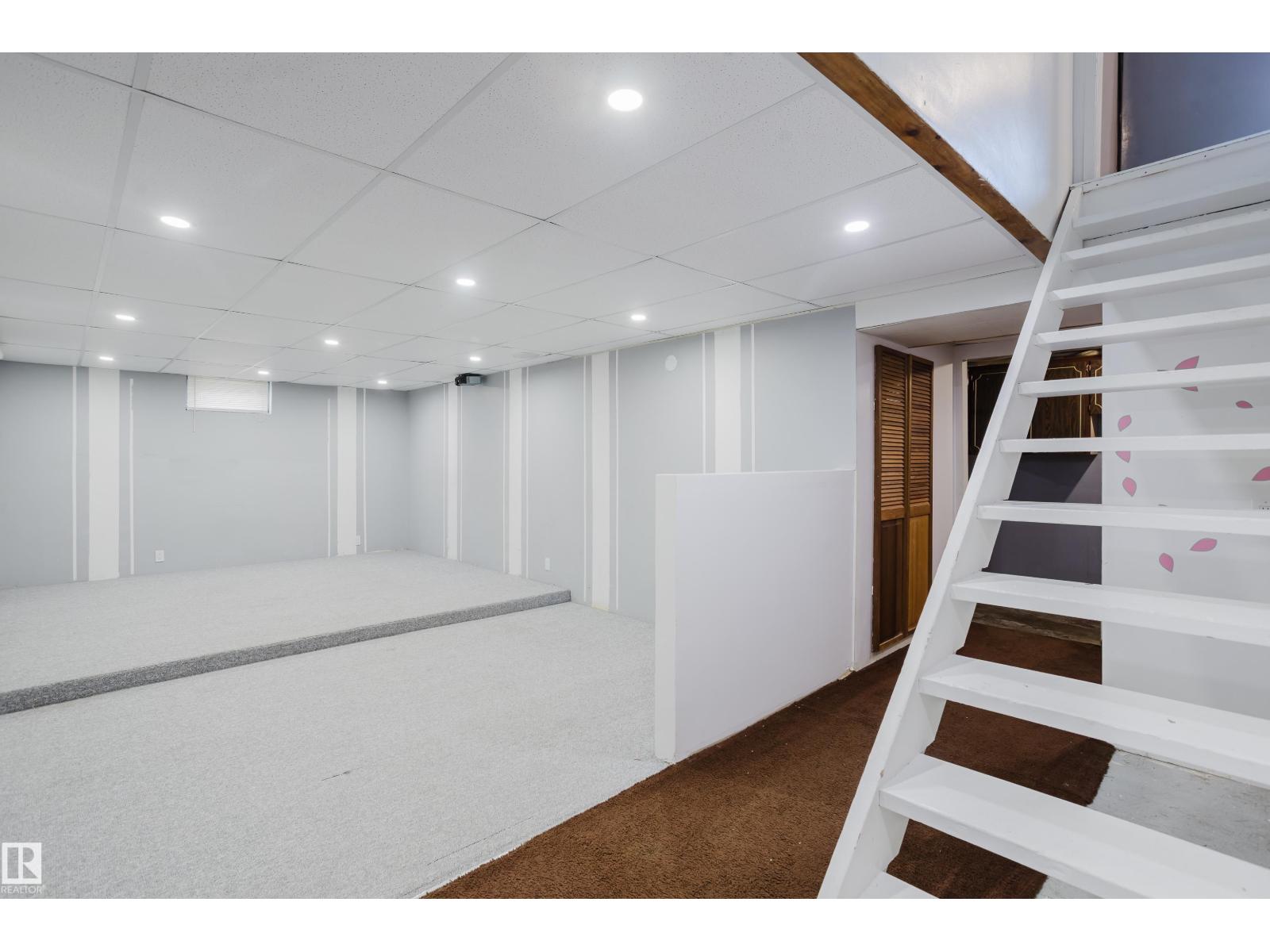 8707 151 Av Nw Property Photo 38