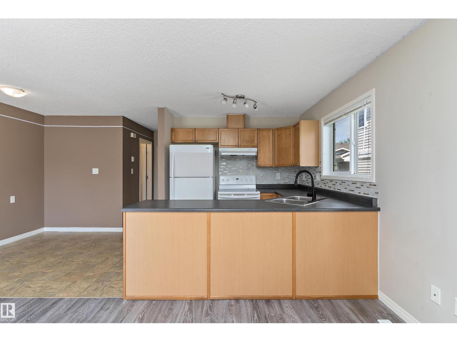 #56 130 Hyndman Cr Nw Property Photo 10