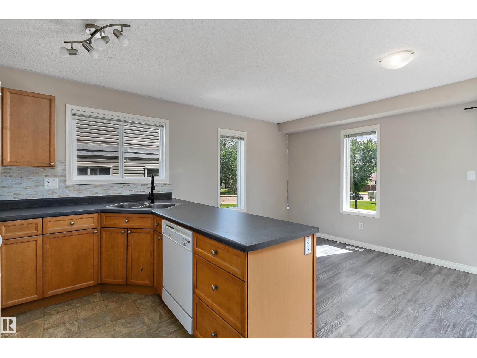 #56 130 Hyndman Cr Nw Property Photo 12