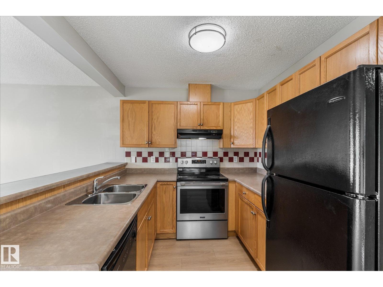 5540 163 Av Nw Property Photo 14