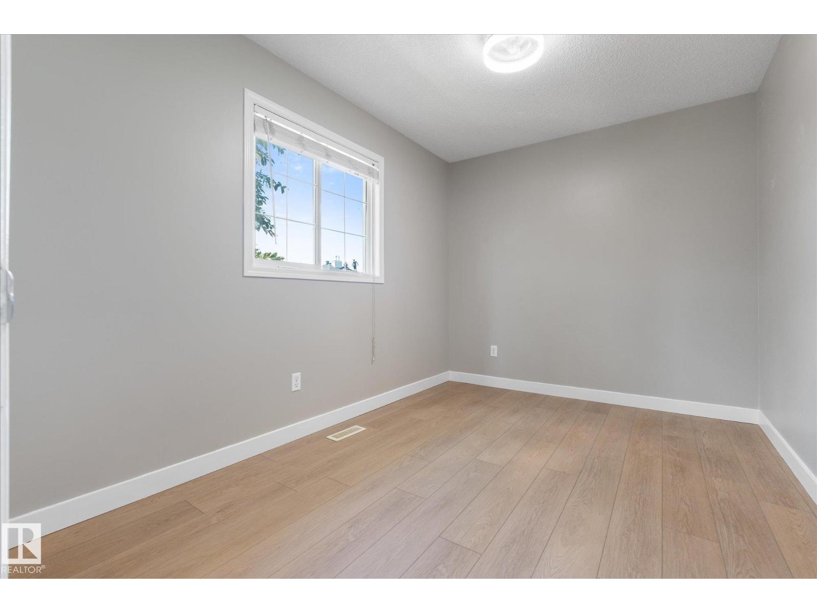 5540 163 Av Nw Property Photo 25