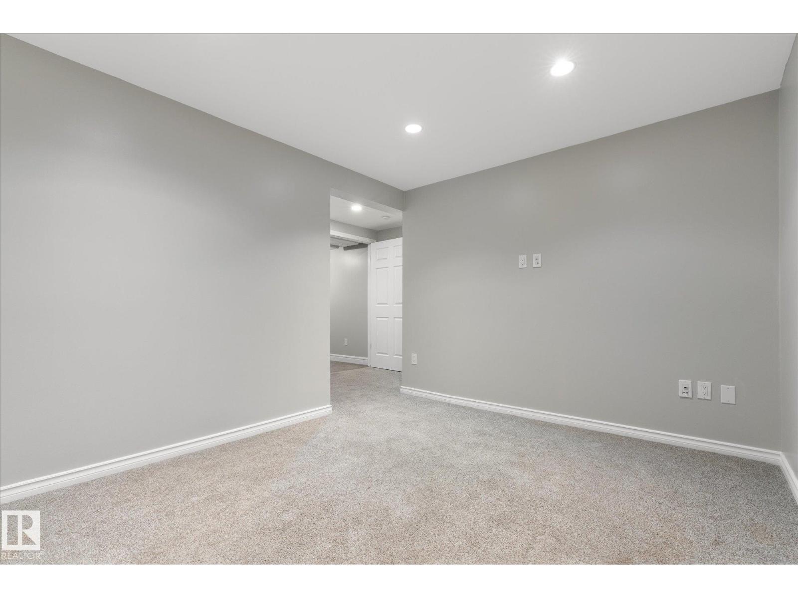 5540 163 Av Nw Property Photo 36