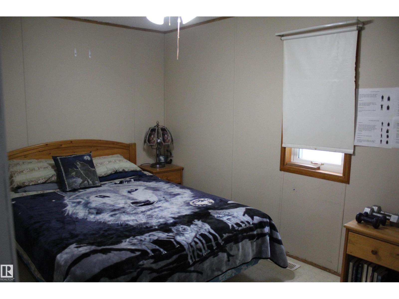 4839 49 Av Property Photo 9