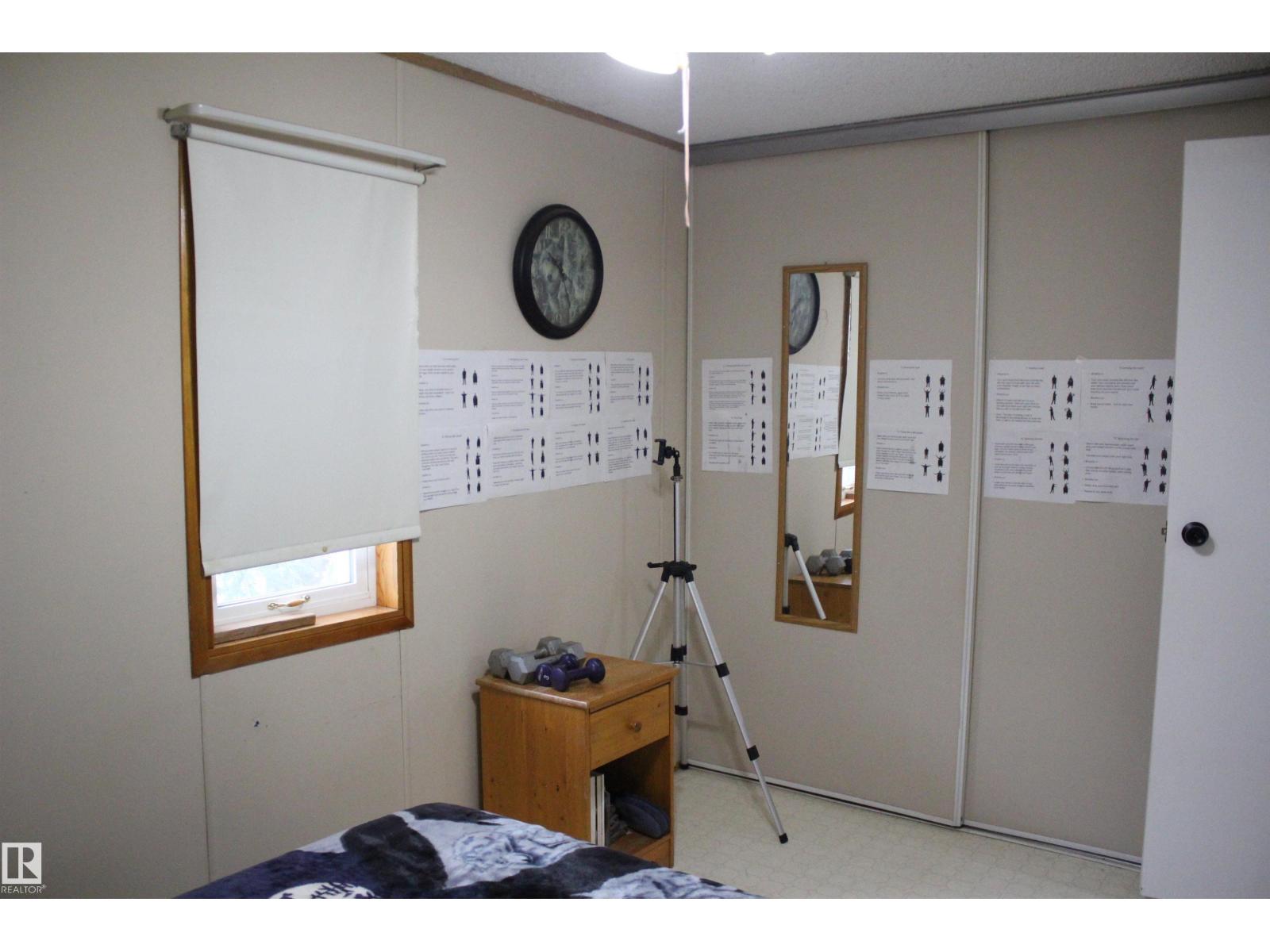 4839 49 Av Property Photo 10