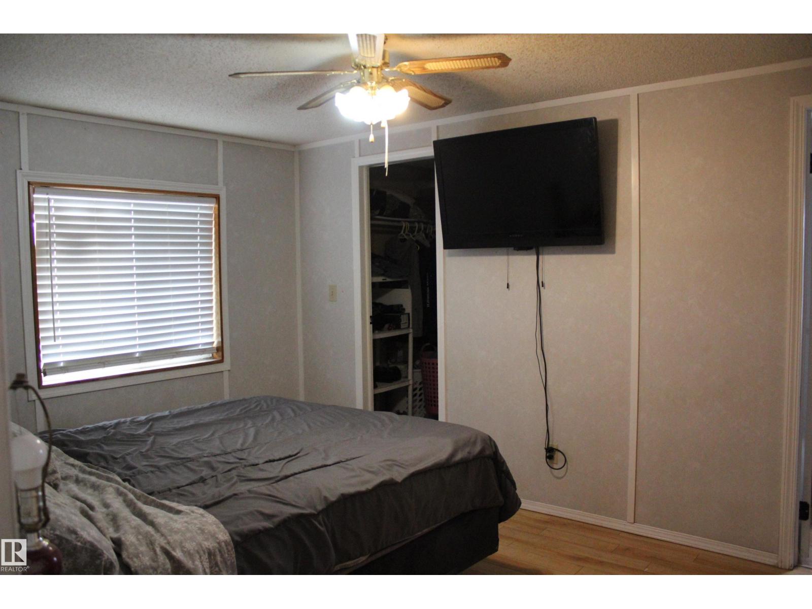 4839 49 Av Property Photo 13