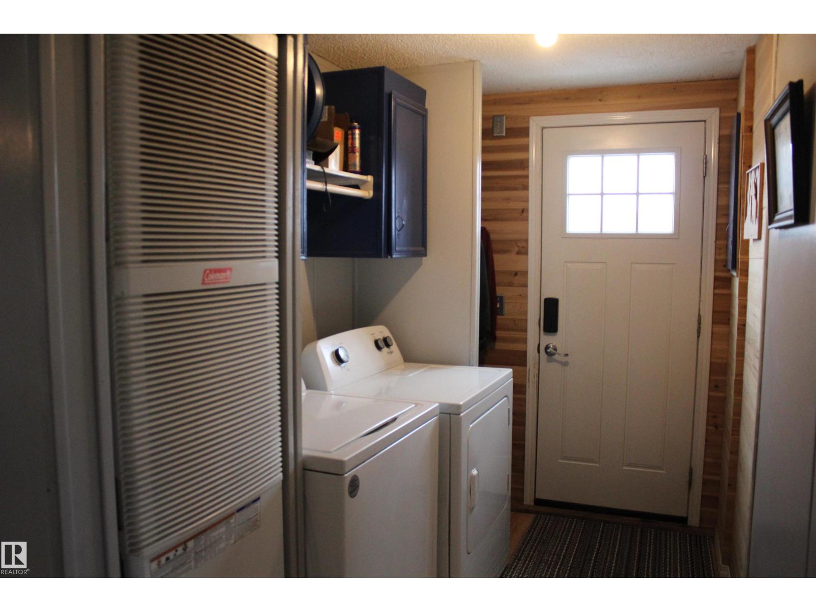 4839 49 Av Property Photo 16