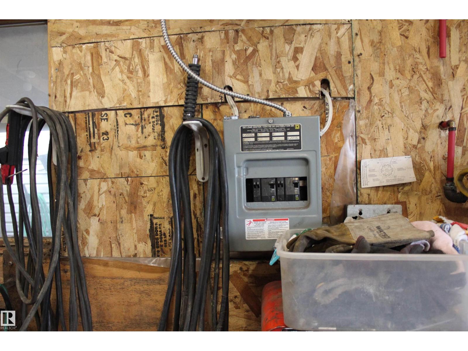 4839 49 Av Property Photo 18