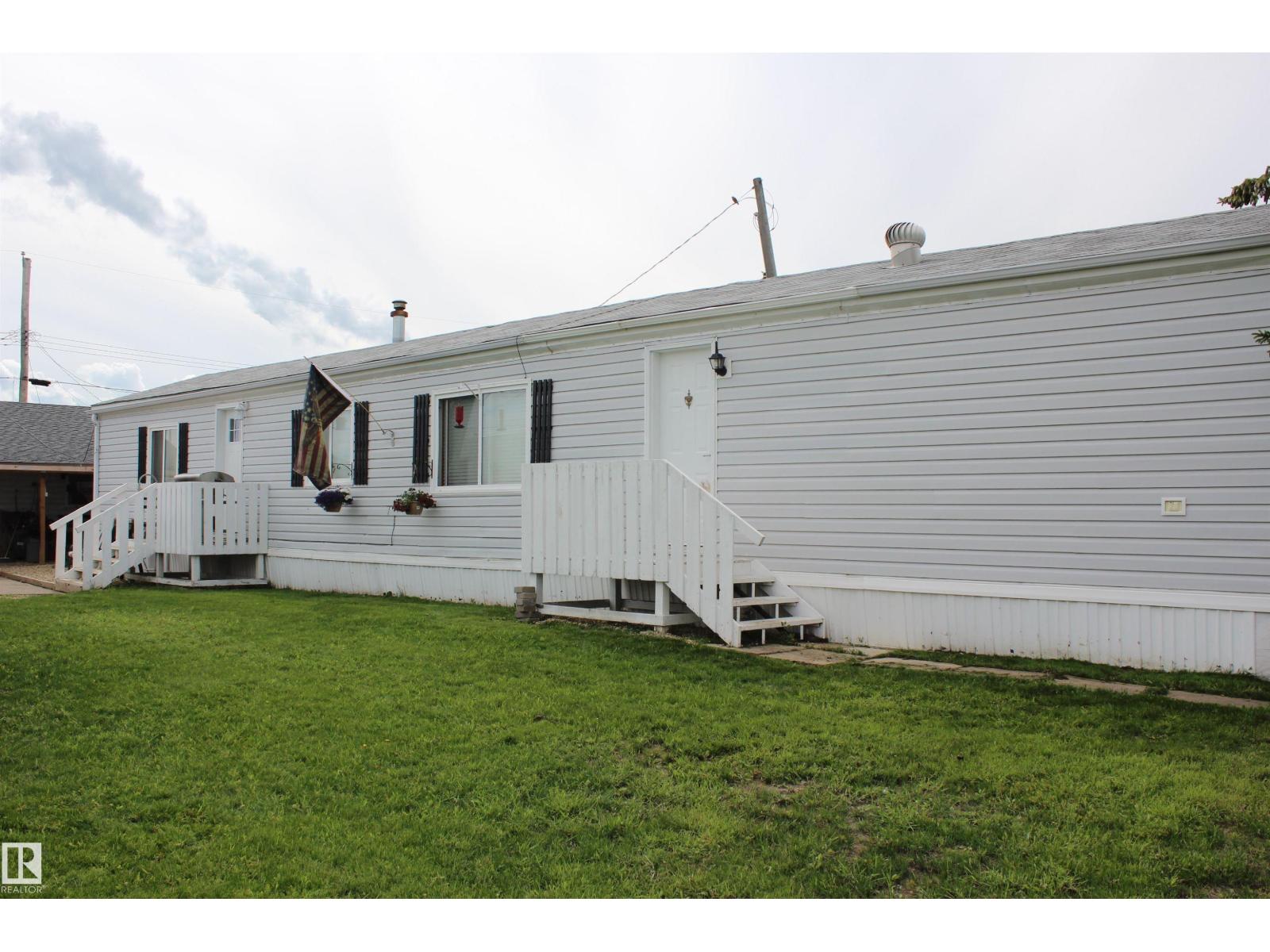 4839 49 Av Property Photo 25