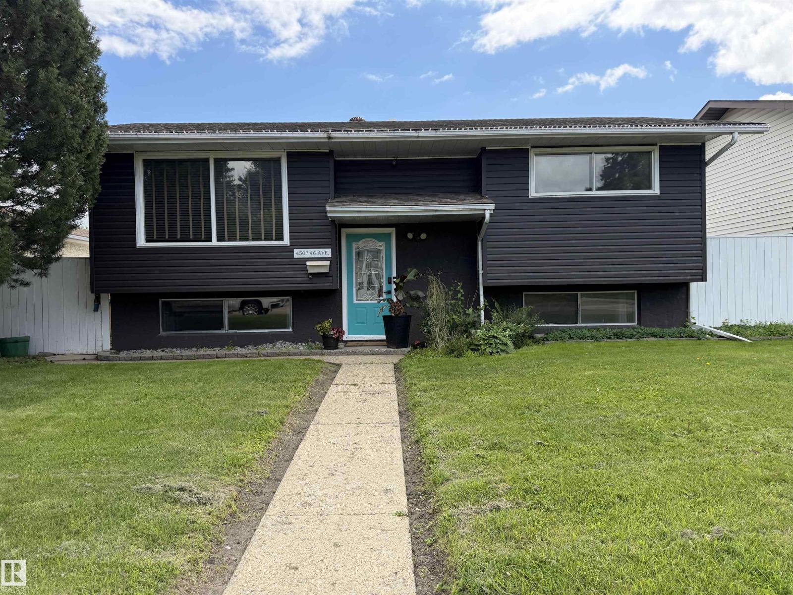 4507 46 Av Property Photo 1
