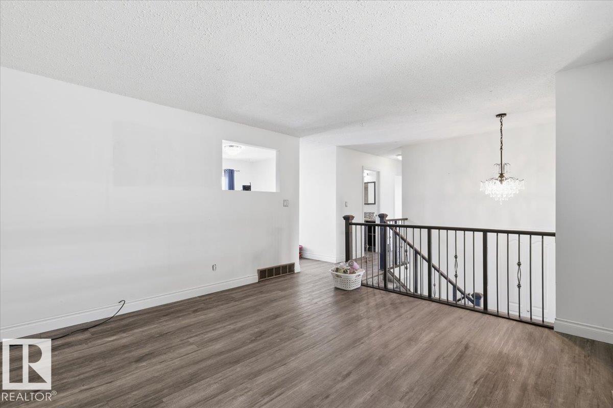 4507 46 Av Property Photo 10
