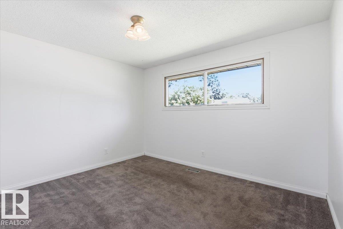 4507 46 Av Property Photo 15