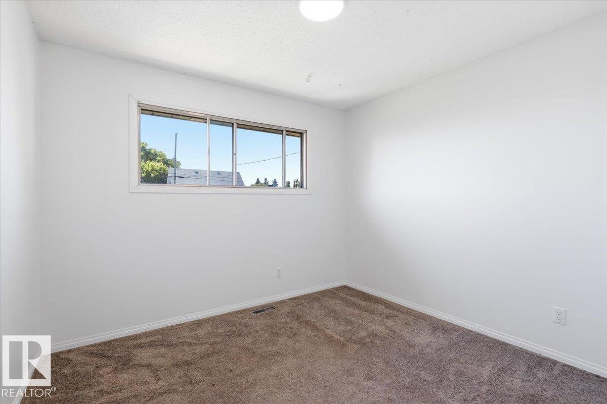 4507 46 Av Property Photo 16