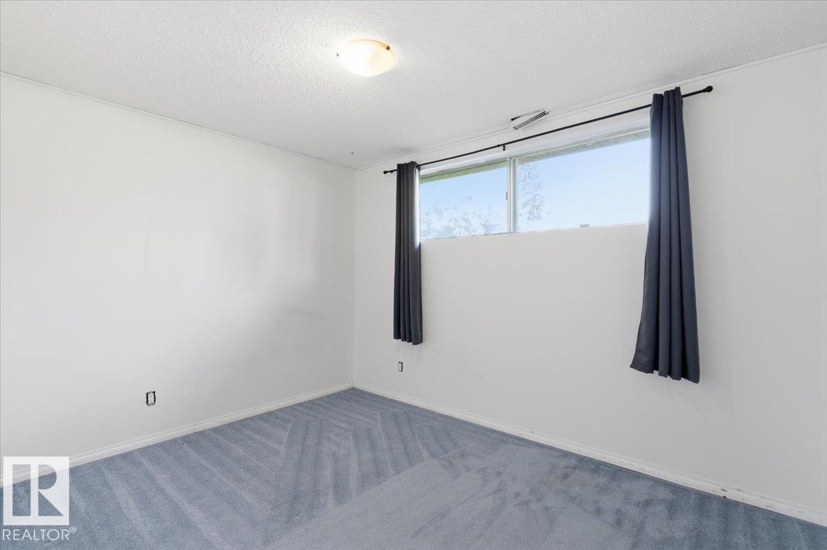 4507 46 Av Property Photo 22