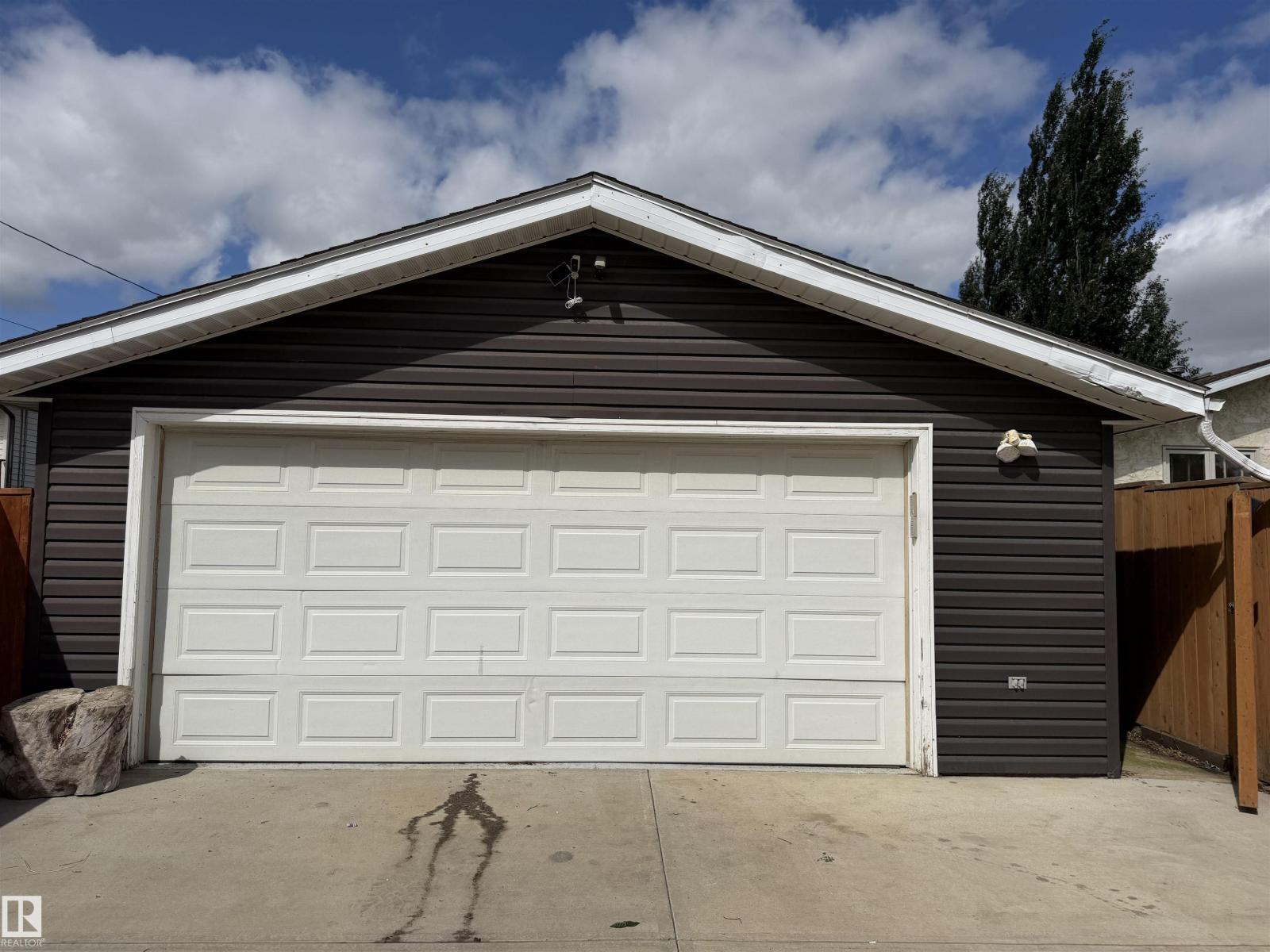 4507 46 Av Property Photo 27