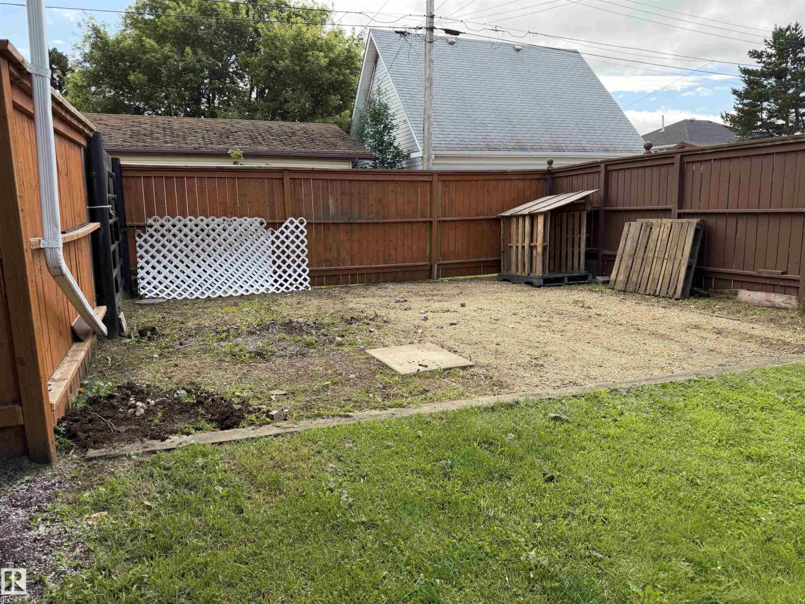 4507 46 Av Property Photo 29