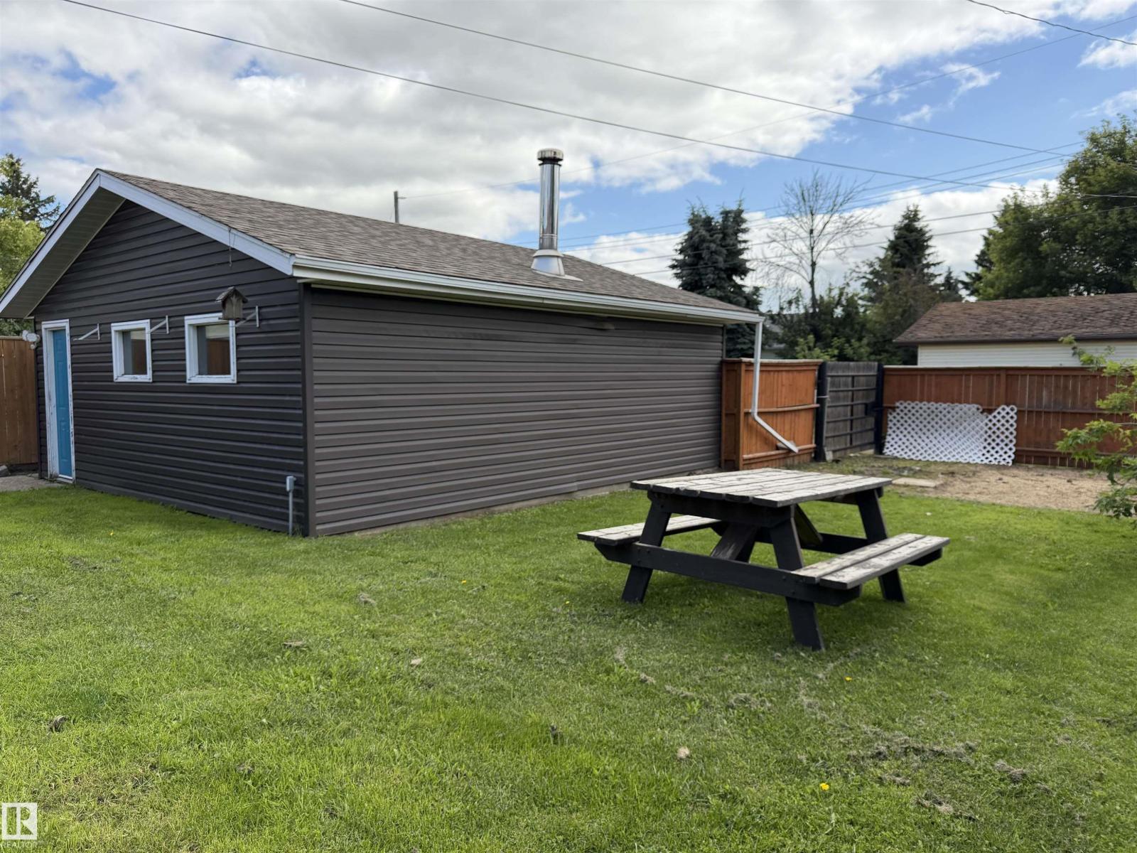 4507 46 Av Property Photo 30