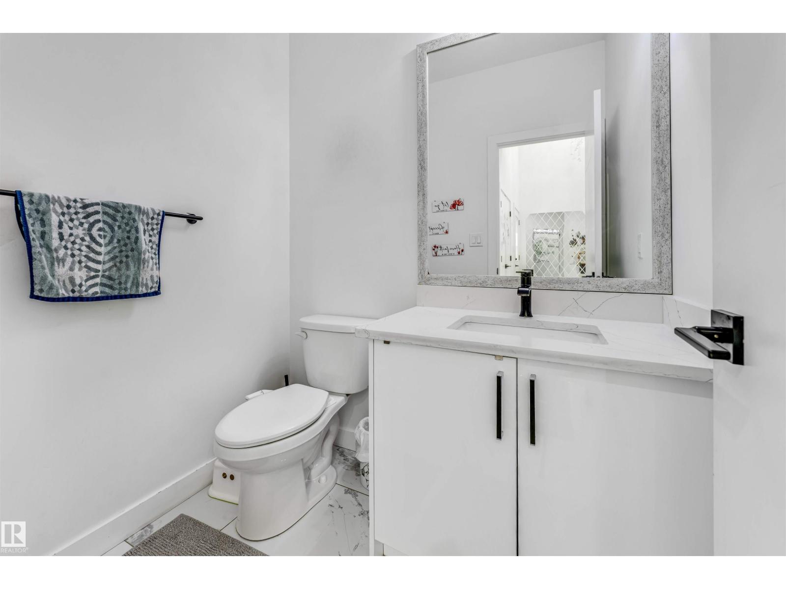 5809 65 St Property Photo 6