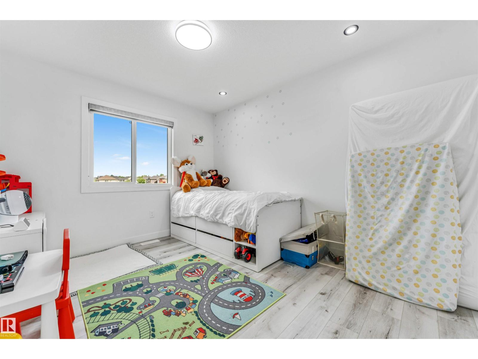 5809 65 St Property Photo 28