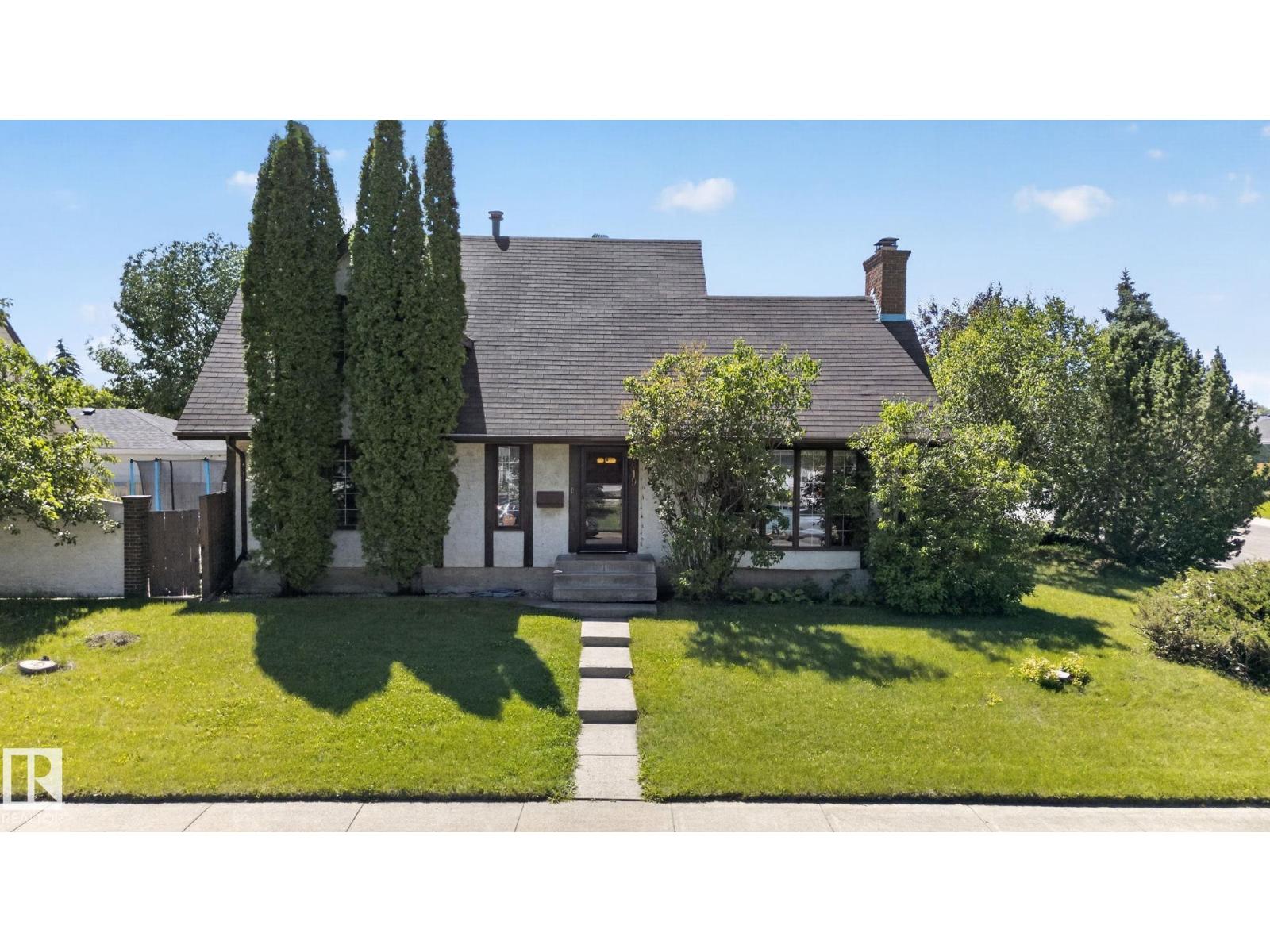 7819 22 AV NW