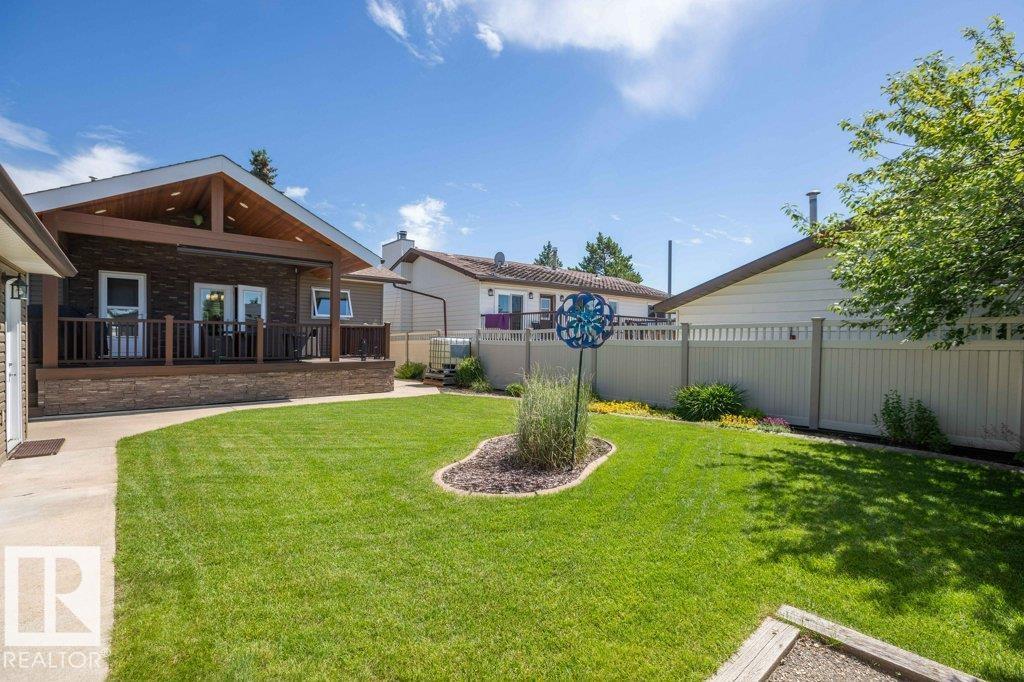 10420 111 Av Property Photo 5