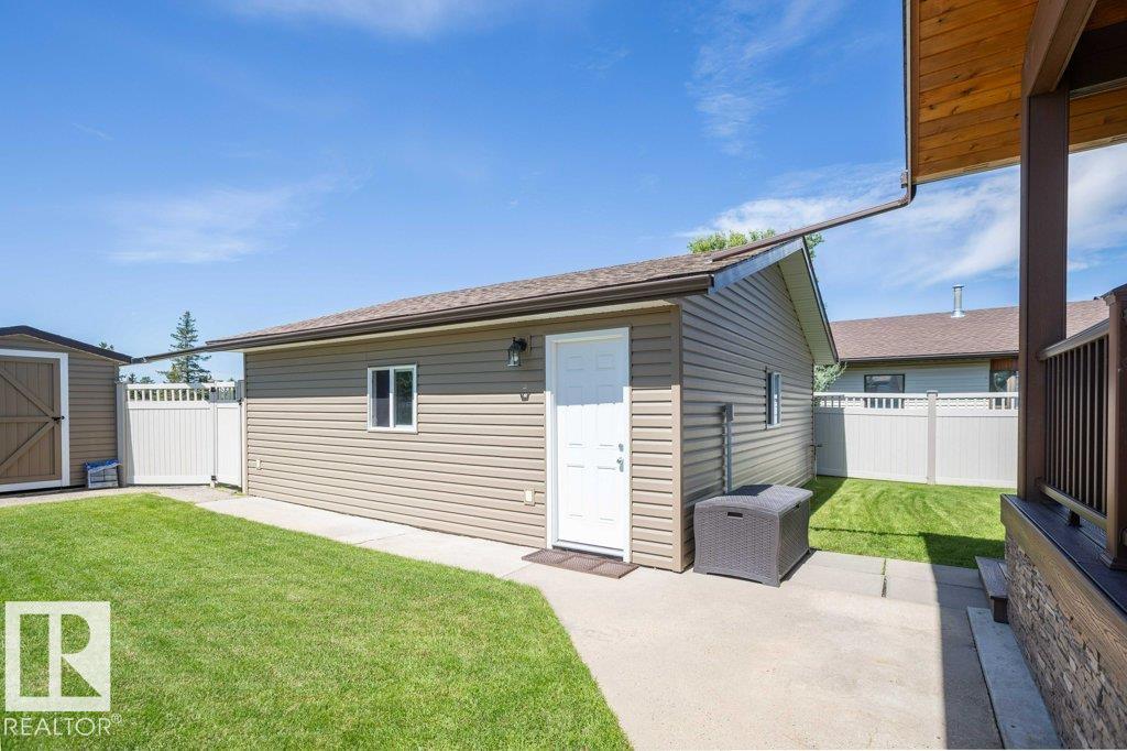 10420 111 Av Property Photo 10