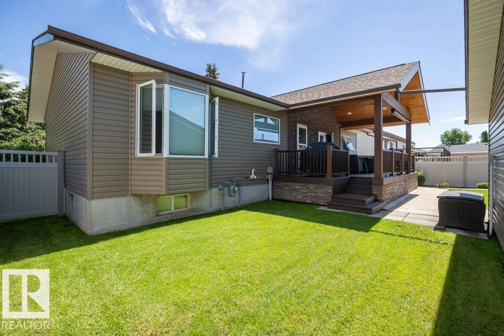 10420 111 Av Property Photo 12