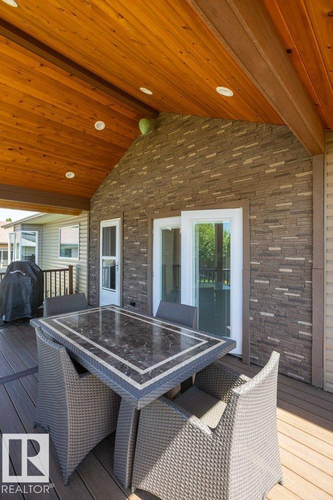 10420 111 Av Property Photo 15