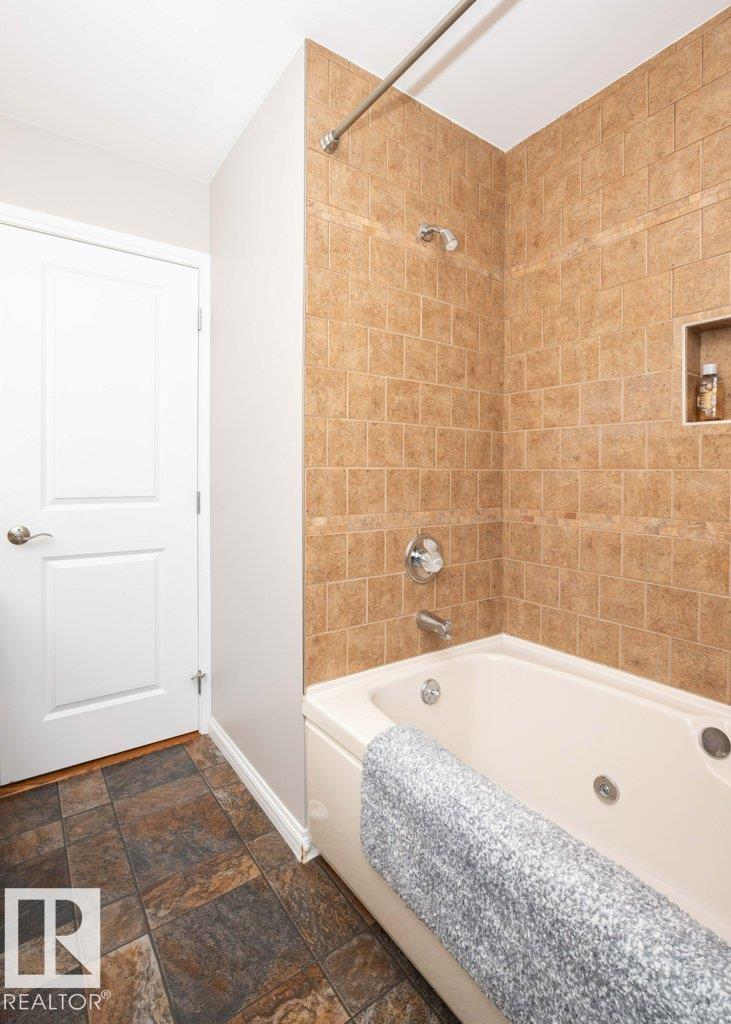 10420 111 Av Property Photo 44