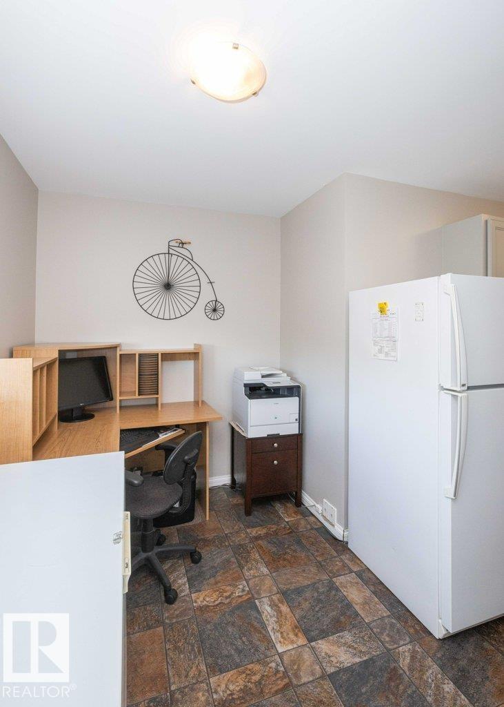 10420 111 Av Property Photo 47