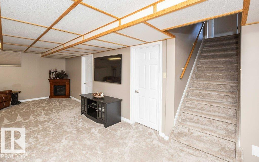 10420 111 Av Property Photo 51