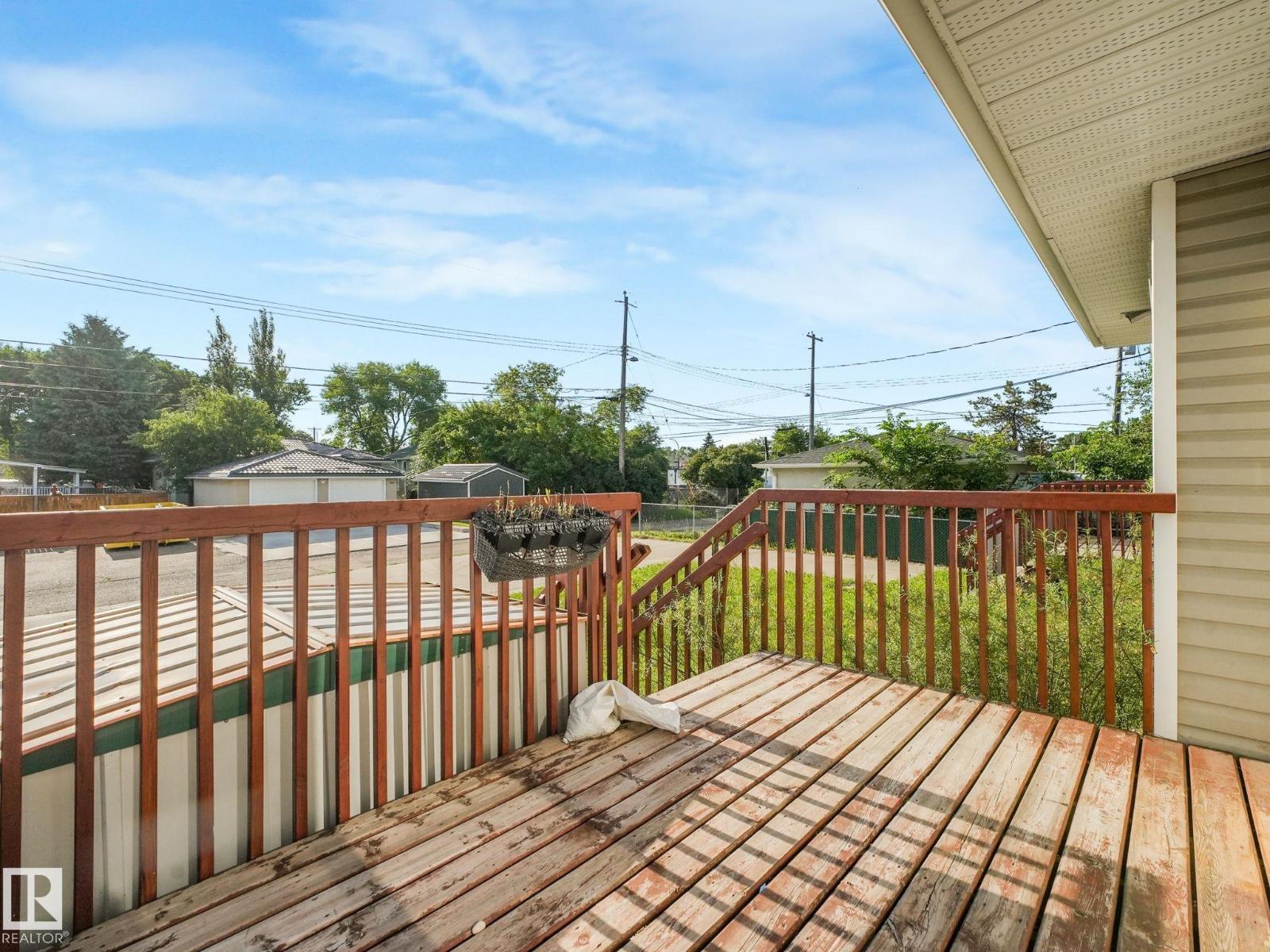 #4 11813 43 St Nw Property Photo 4