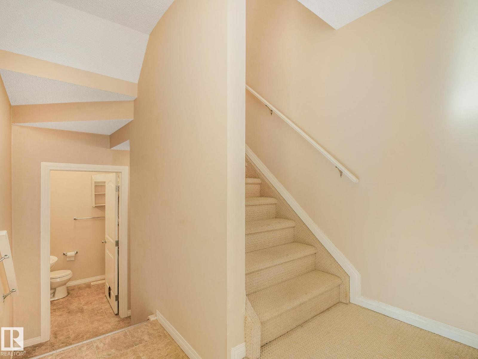 #4 11813 43 St Nw Property Photo 16