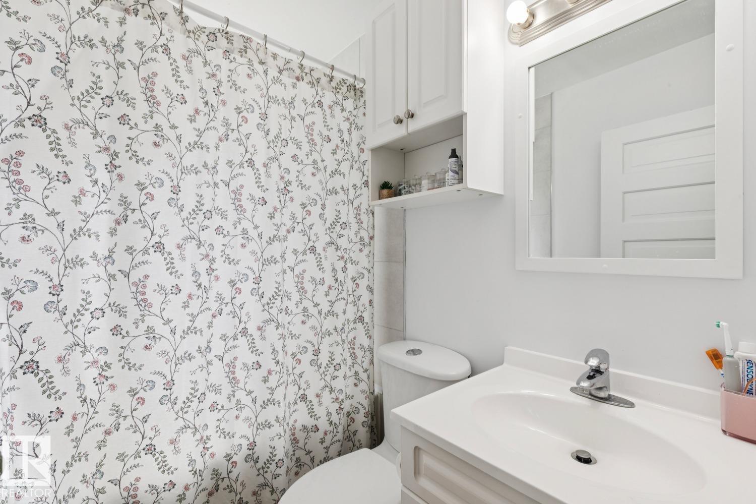 11229 99 Av Nw Property Photo 13