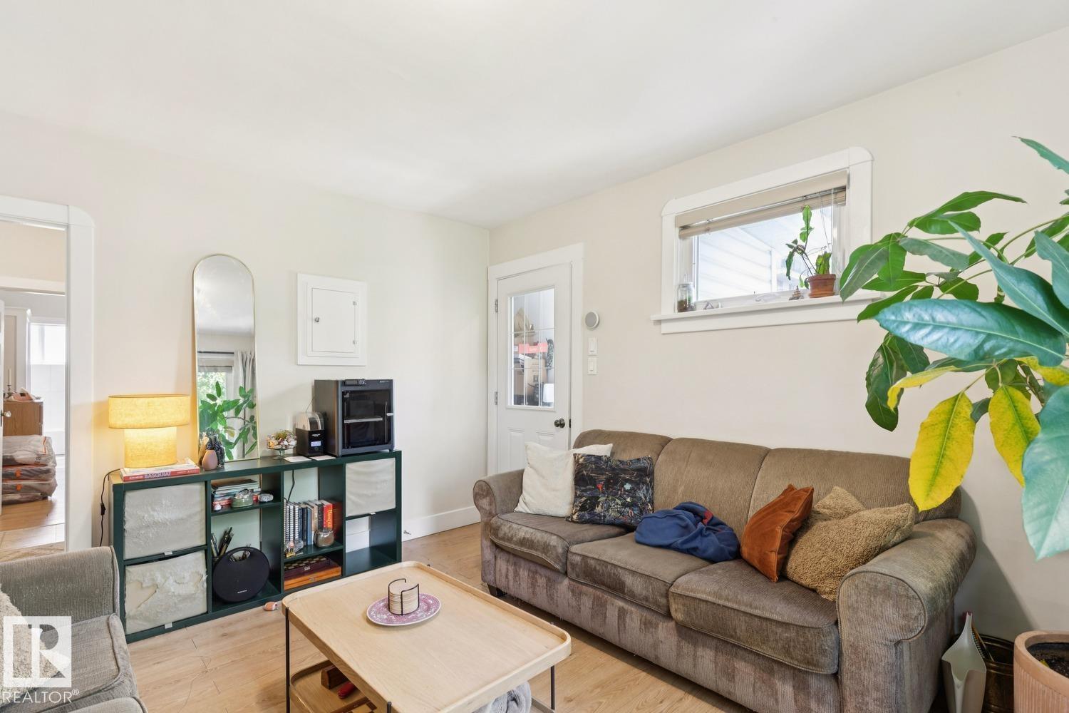 11229 99 Av Nw Property Photo 19