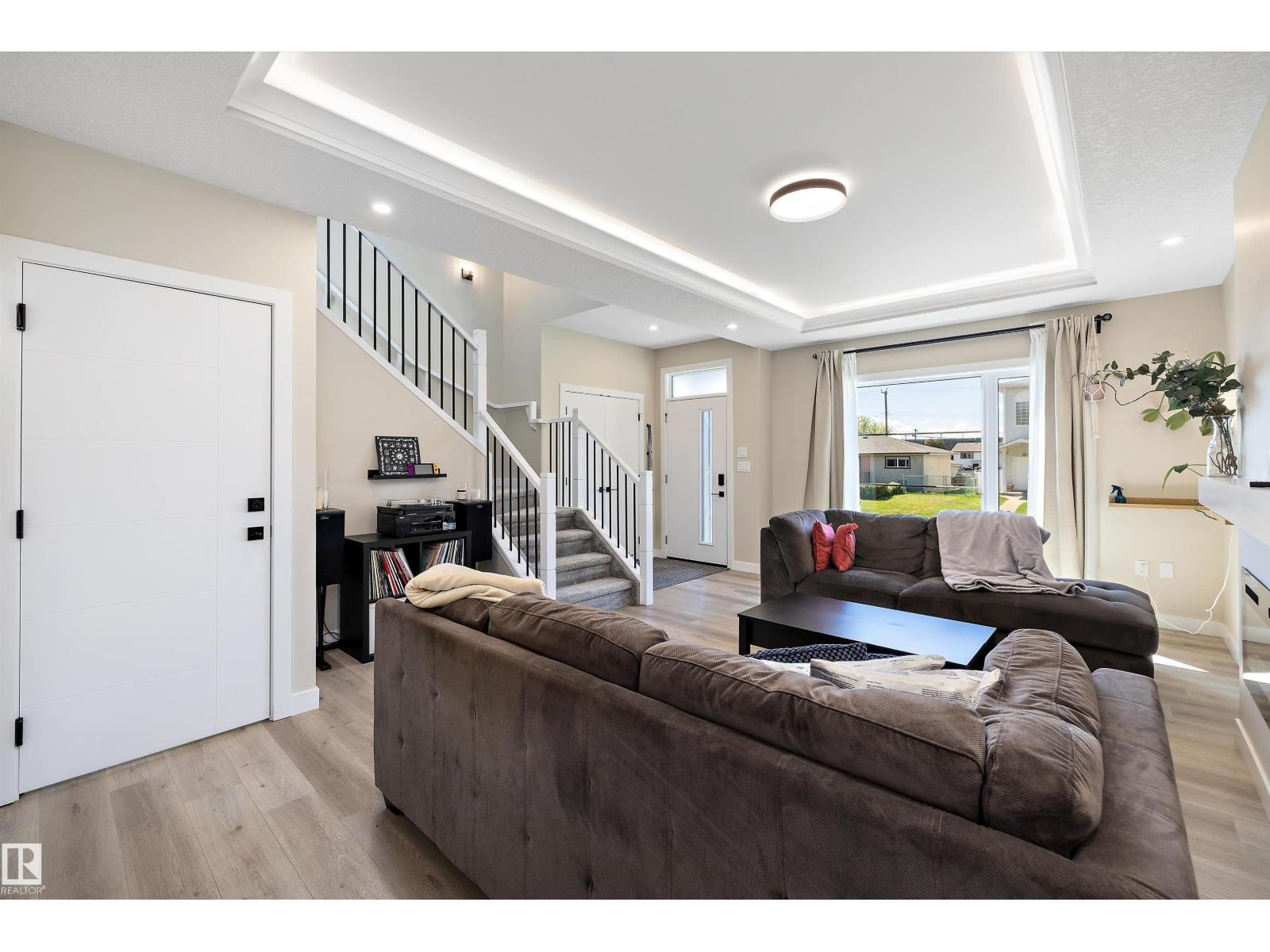 7208 78 Av Nw Property Photo 7