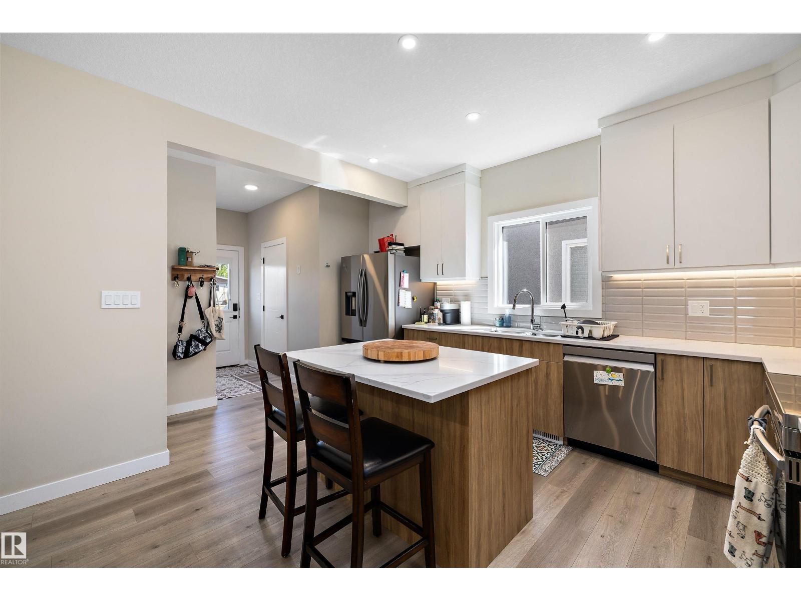 7208 78 Av Nw Property Photo 10
