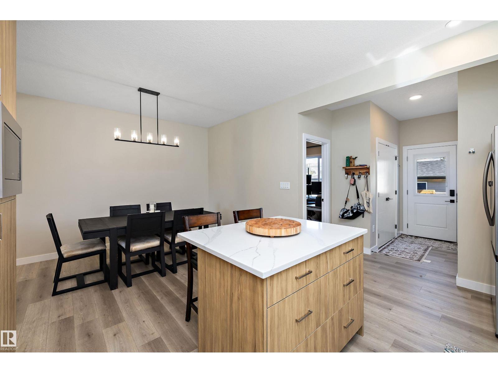 7208 78 Av Nw Property Photo 11