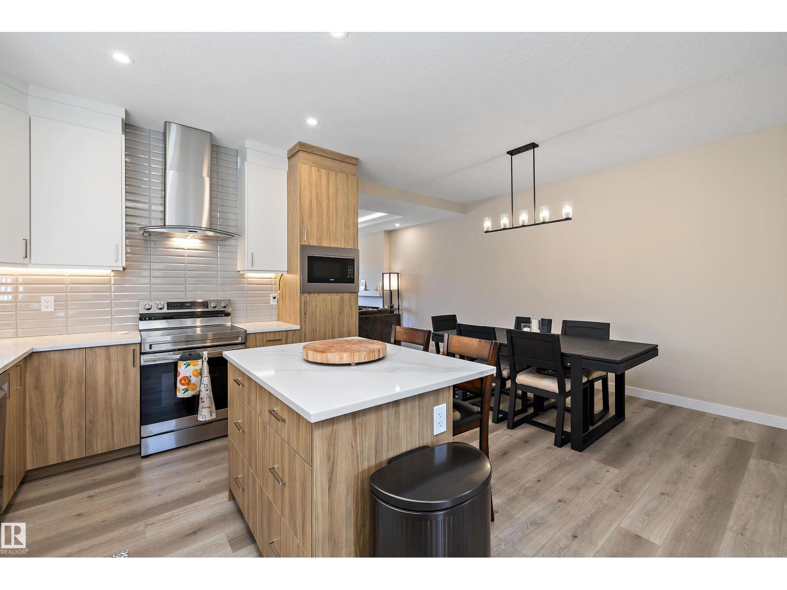 7208 78 Av Nw Property Photo 12