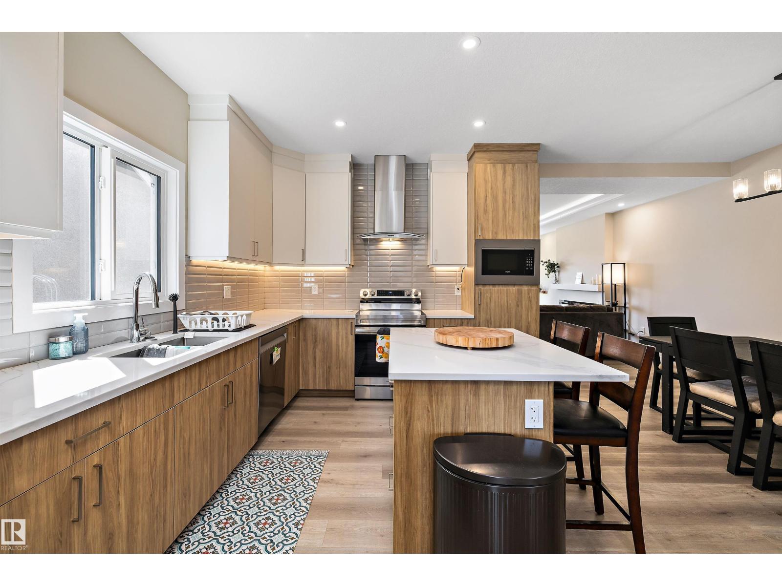 7208 78 Av Nw Property Photo 13