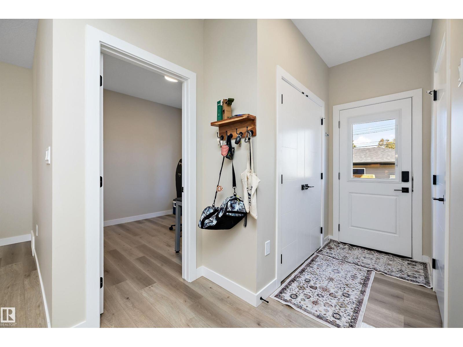 7208 78 Av Nw Property Photo 14